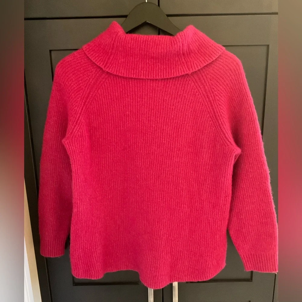 ✨ 🩷 Tahari Fuchsia Pink Merino Wool Blend Turtleneck Sweater Size L EUC - Picture 2 of 8
